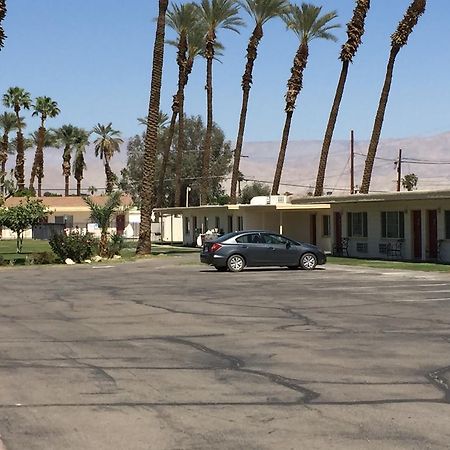 Western Sands Motel Indio Bagian luar foto