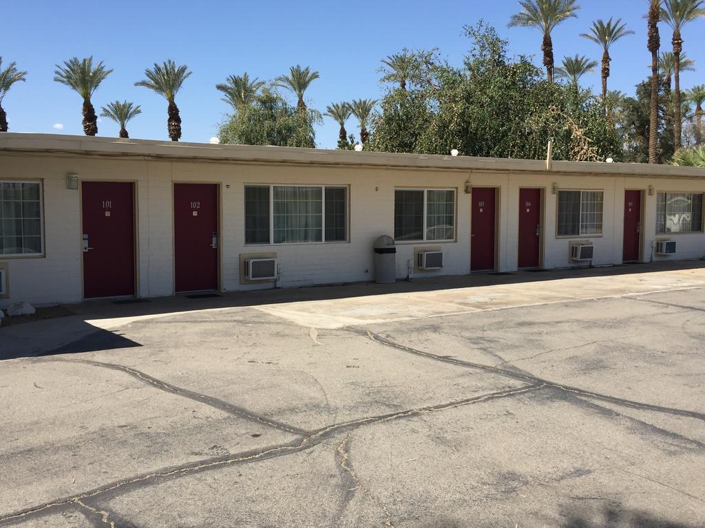 Western Sands Motel Indio Bagian luar foto
