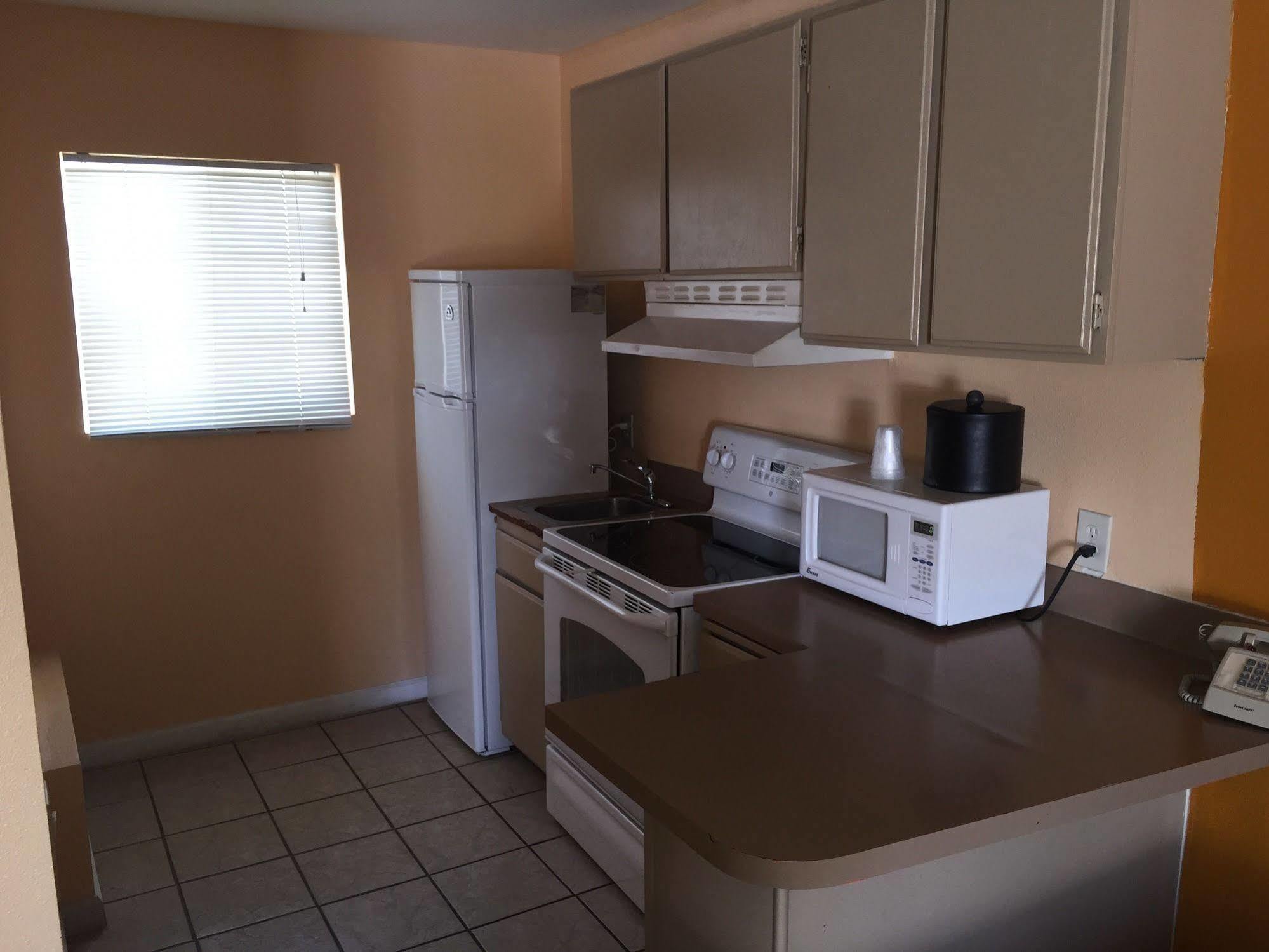 Western Sands Motel Indio Bagian luar foto