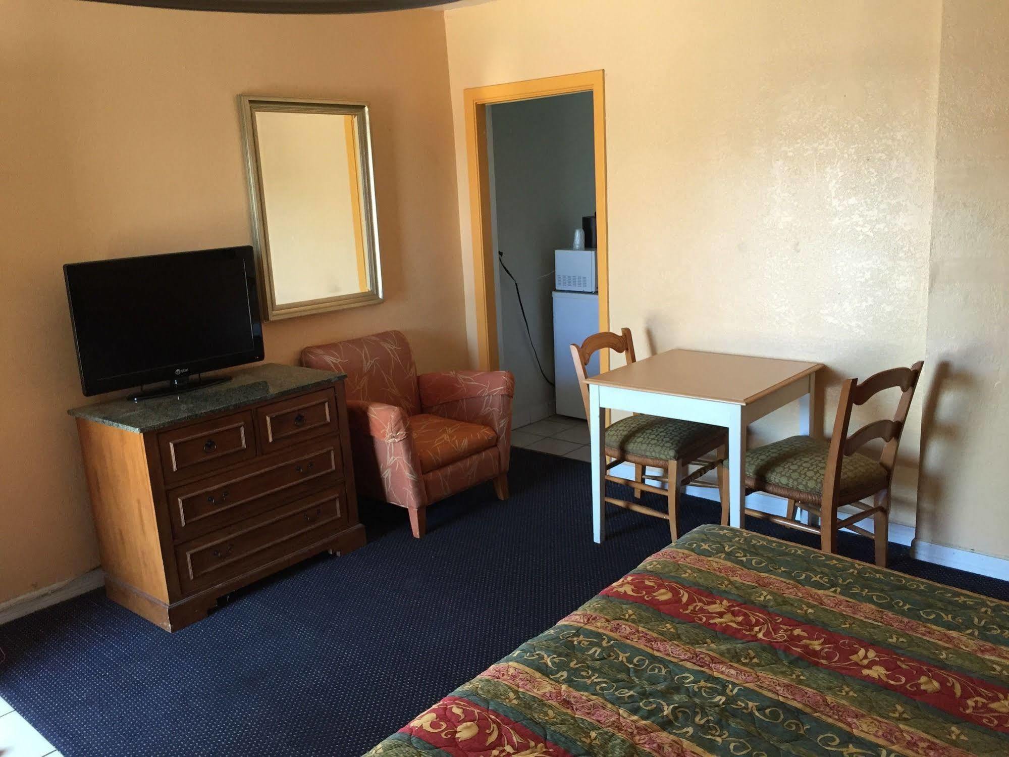 Western Sands Motel Indio Bagian luar foto